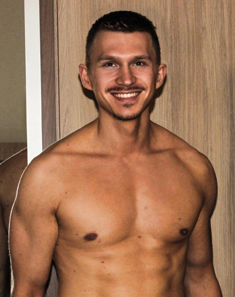 male massage Edinburgh smiling in private studio